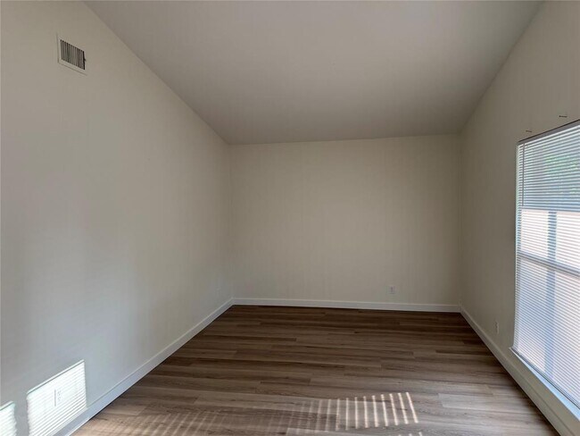 Foto del edificio - 6507 Middleham Pl
