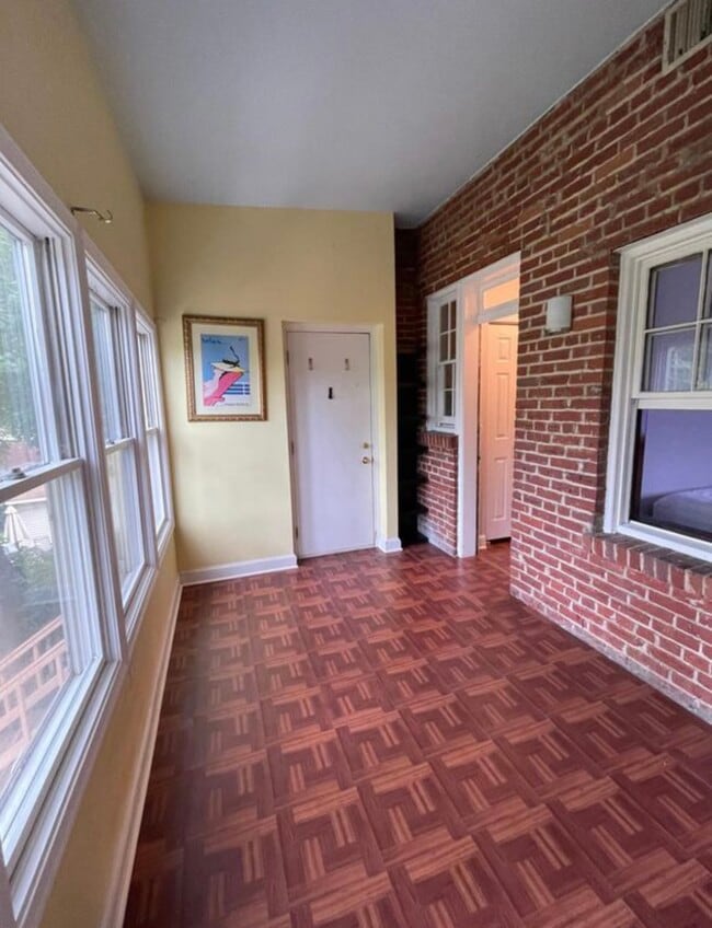 Building Photo - 4834 Reservoir Rd NW