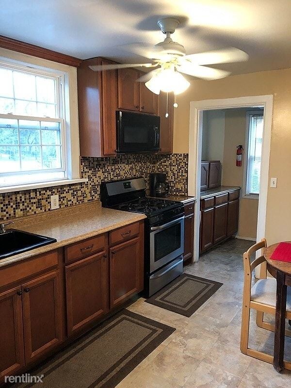 Primary Photo - 3 br, 1 bath Apartment - 8 Walter Street 2
