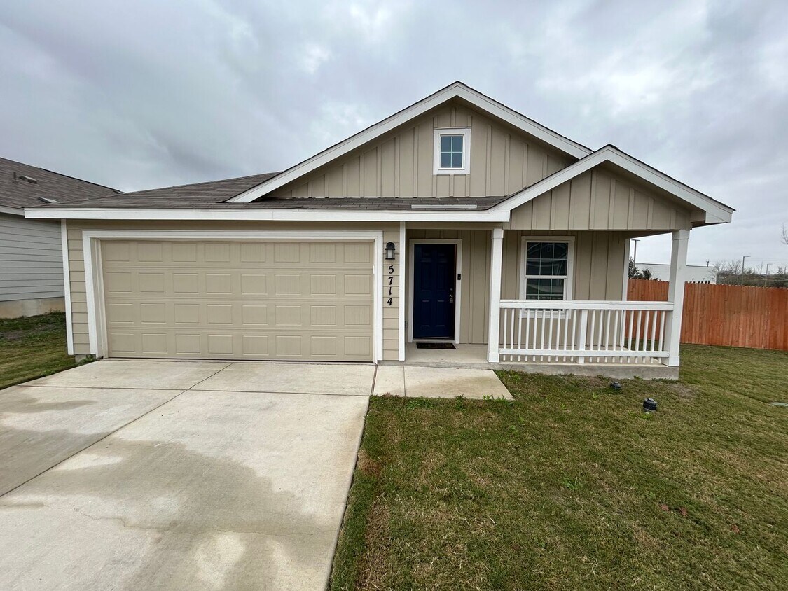 MUST SEE! 3 Bedroom / 2 Bath Home Near Lac... House Rental in San