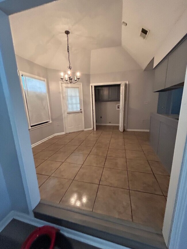 Building Photo - Charming 3-Bedroom Home in Southeast Memphis!