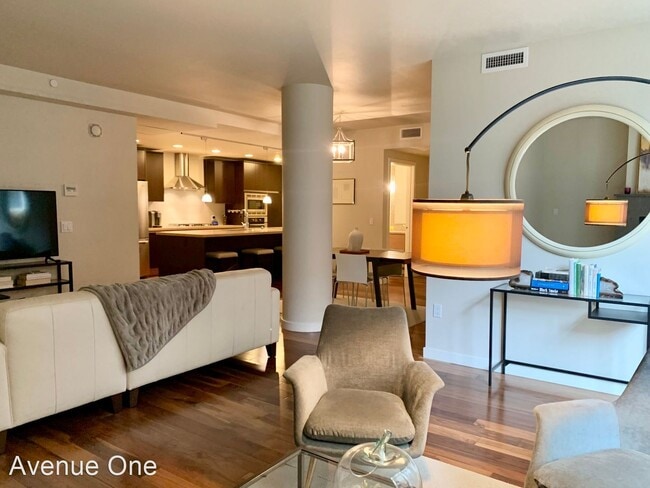 Foto del edificio - 1 br, 1.5 bath House - 10000 Main St #205