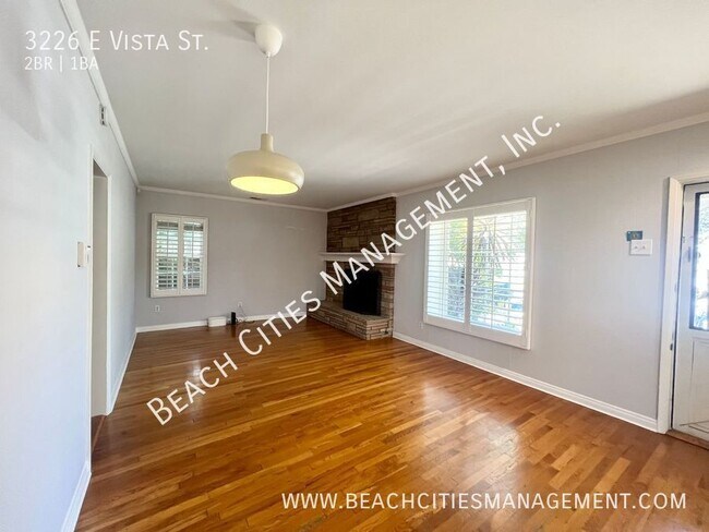 Building Photo - 3226 E Vista St