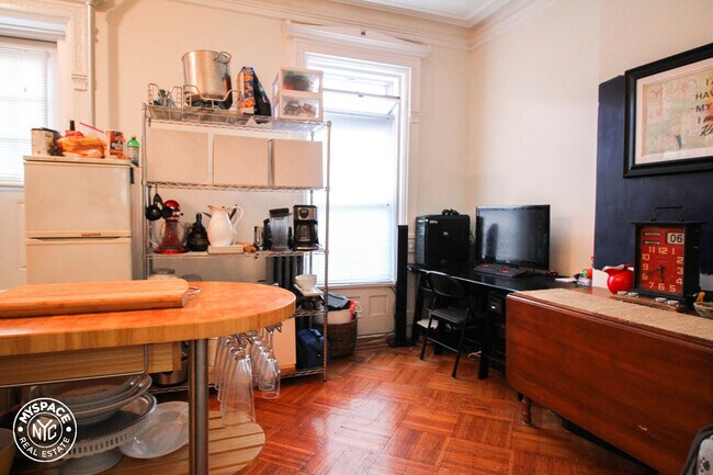 Foto del edificio - 372A Bainbridge St