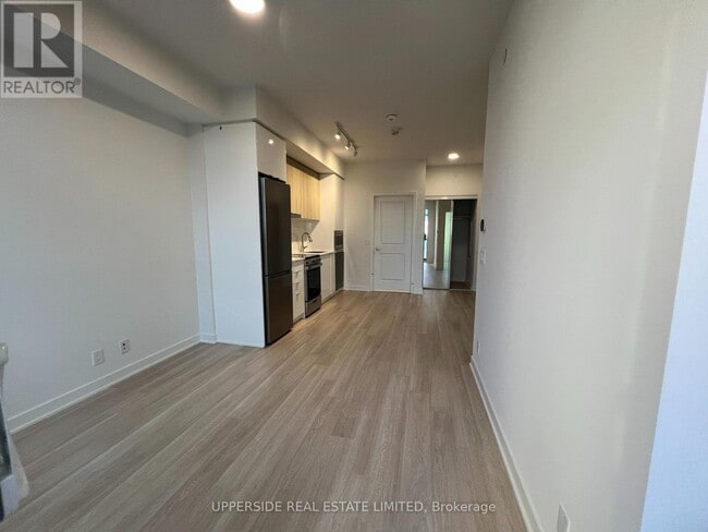 Building Photo - 50 Upper Mall Wy