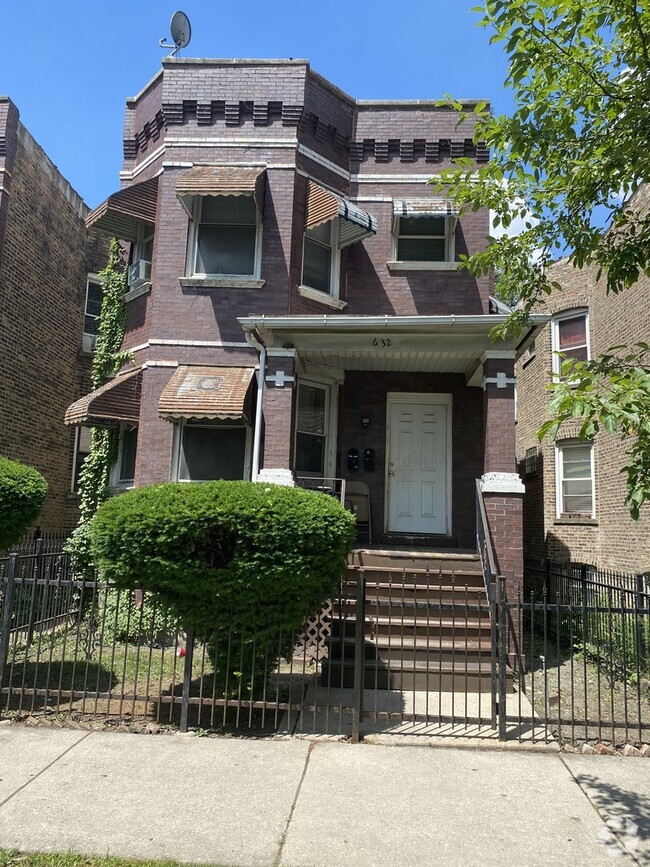 Building Photo - 632 N Central Park Ave