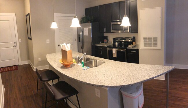 Foto del edificio - 2917 Camden Park Pl