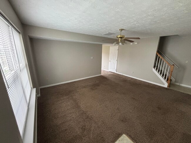 Foto del edificio - 2716 Hayden Park Ln