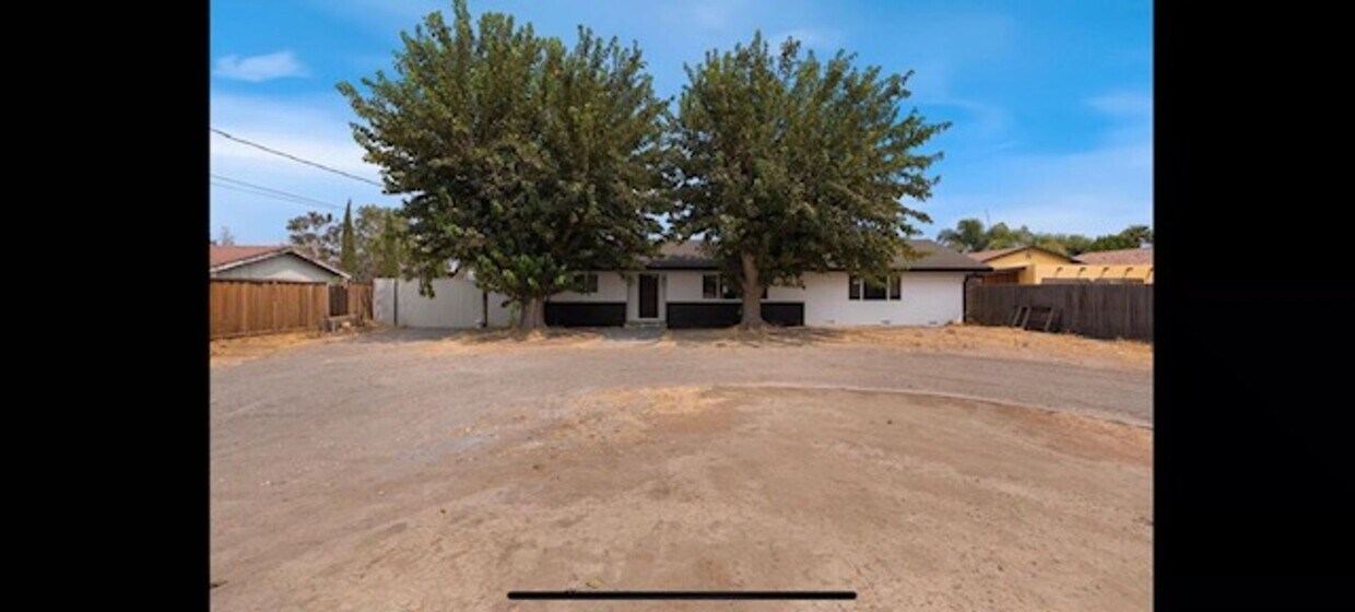 Primary Photo - Single Story Home With Acreage