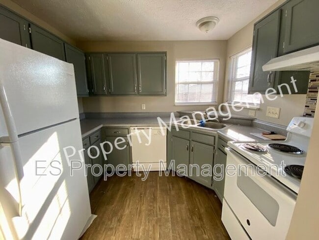 Building Photo - 10044 Lone Wolf Dr