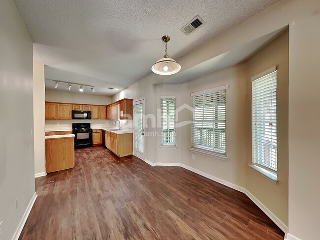 Building Photo - 6939 Brachnell View Drive
