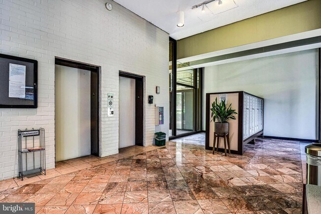 Foto del edificio - 300 M St SW