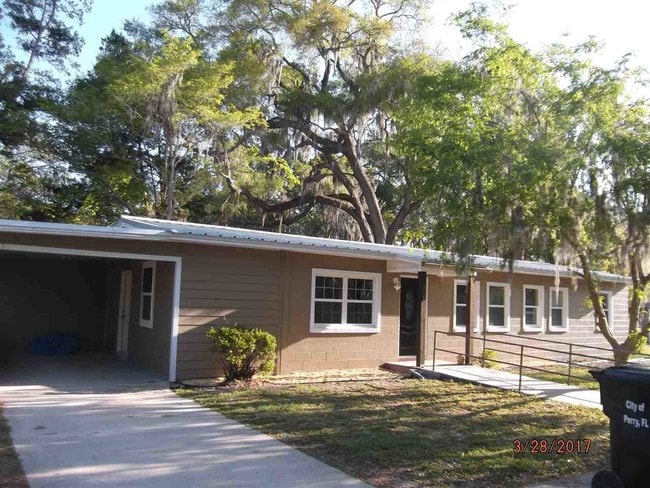 Building Photo - 312 W Margurite St