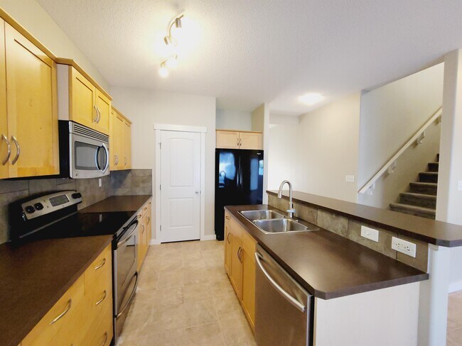 Building Photo - 6127 Stinson Way NW
