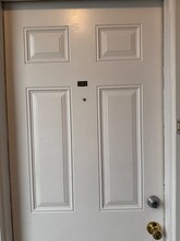 Building Photo - 20 River Rd