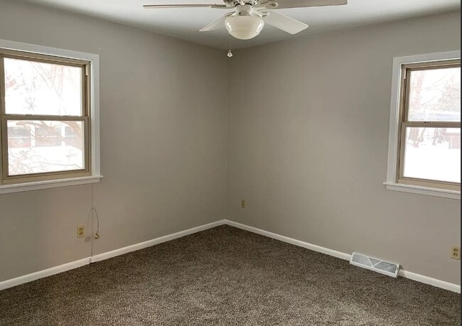 Foto del edificio - 402 N Division St