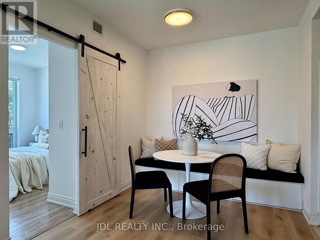 Photo du bâtiment - 9090 Yonge St