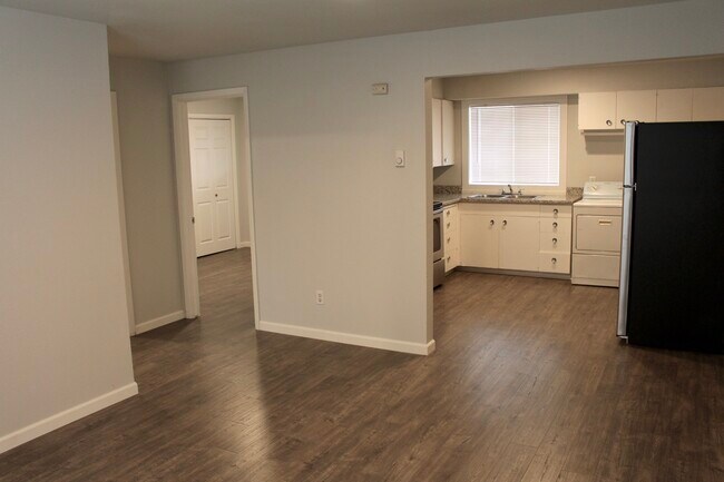 Building Photo - 515 East Carlisle Avenue, Unit 1