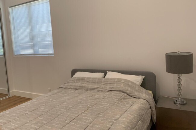Bedroom - 18261 Rayen St