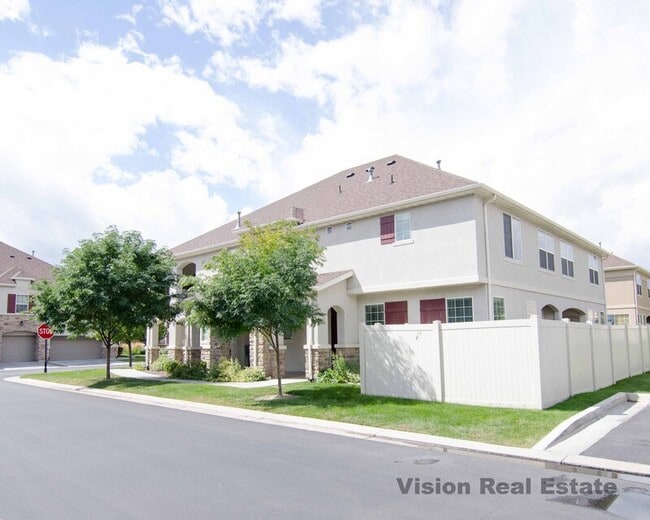 Building Photo - 1054 W 70 N