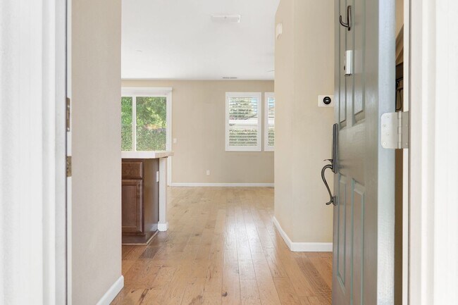 Building Photo - Beautiful East Davis Home