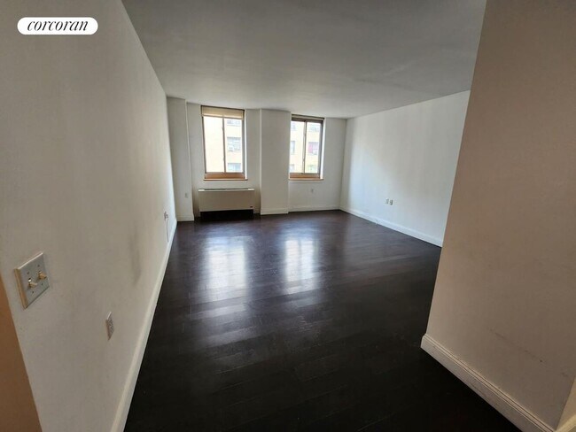 Foto del edificio - 327 E 101st St
