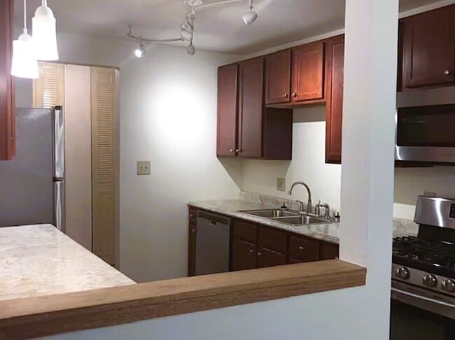 Building Photo - Deer Run Apartments