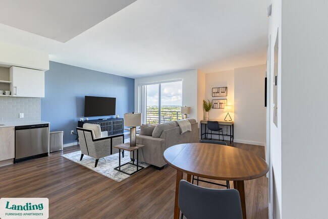 Building Photo - 200 NE 1st Ave