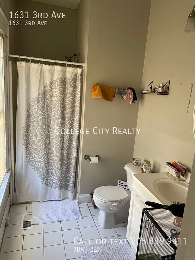 Foto del edificio - 1631 3rd Ave