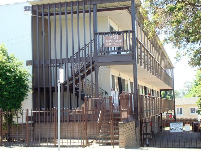 Foto del edificio - School Street Apartments