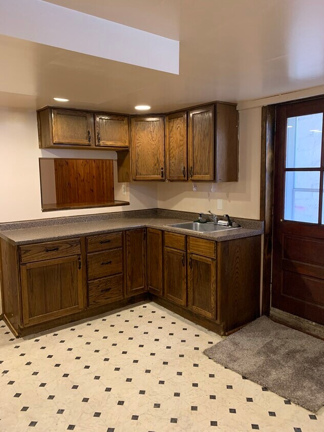 kitchen - 301 College Ave