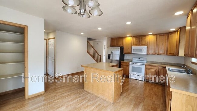 Building Photo - 508 Ridge Ave