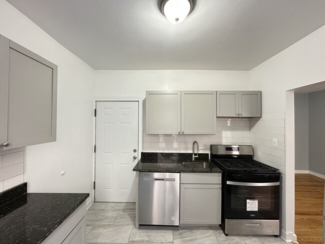 Foto del edificio - 6347 N Magnolia Ave