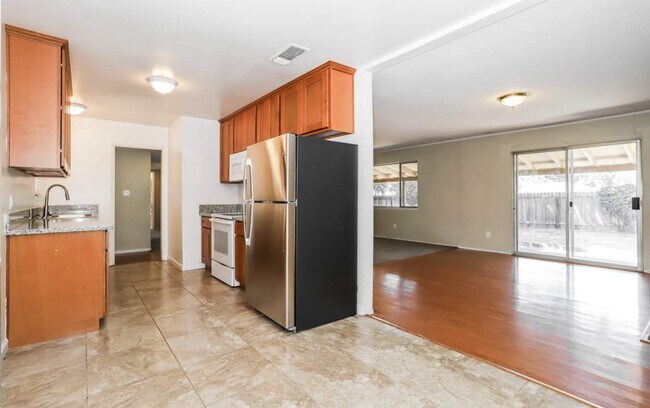 Foto del edificio - 7740 Aptos Cir