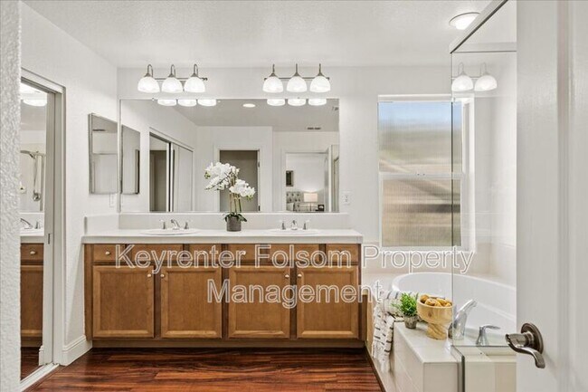 Foto del edificio - 2156 Woodhead St
