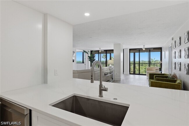 Foto del edificio - 5601 Turtle Bay Dr