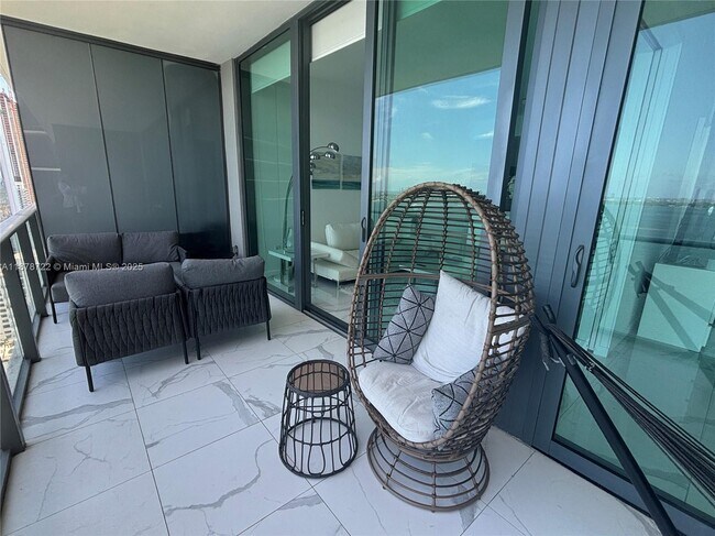 Foto del edificio - 480 NE 31st St