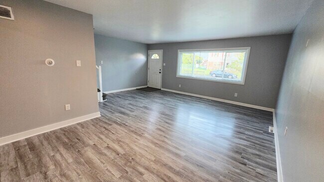 Foto del edificio - 5729 Mitchell Rd
