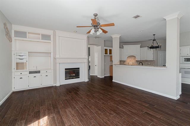 Building Photo - 415 Irvine Dr