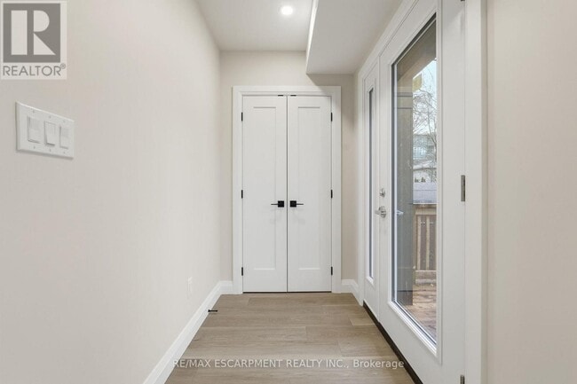 Photo du bâtiment - 231 Park St N