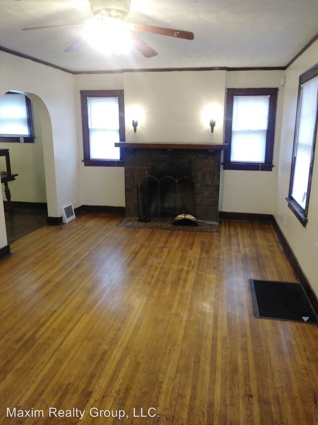 4059 Paxton Blvd, Omaha, NE 68111 House for Rent in Omaha, NE