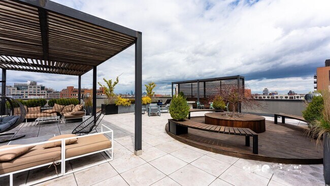 Foto del edificio - 961 Willoughby Ave