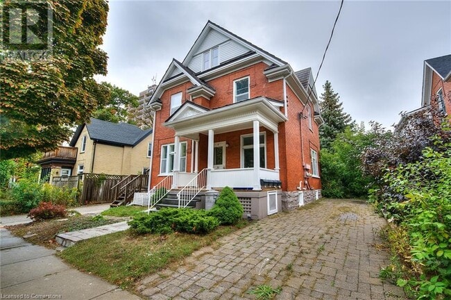 Building Photo - Unbeatable Value! Den Unit on Top Floor in Kitchener | $1299 ALL-INCLUSIVE | Parking & Laundry