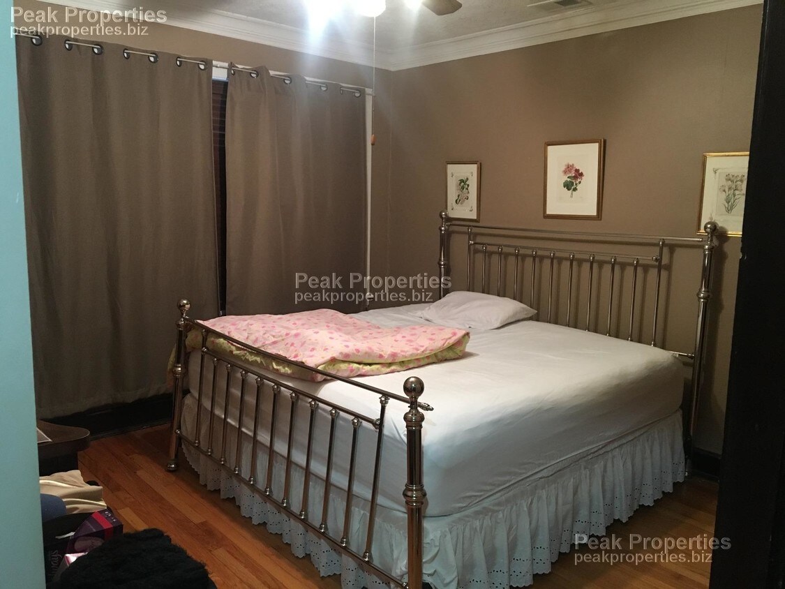 Primary Photo - 2311 W Giddings St