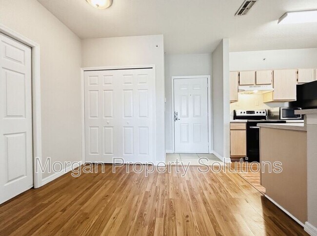 Photo - 5463 Vineland Rd Apartment