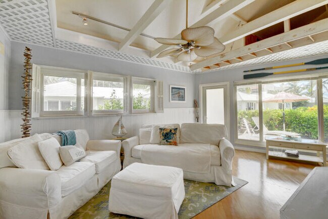 Building Photo - 1221 Hillsboro Mile