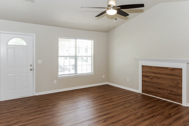 Foto del edificio - 112 Fox Chase Trail