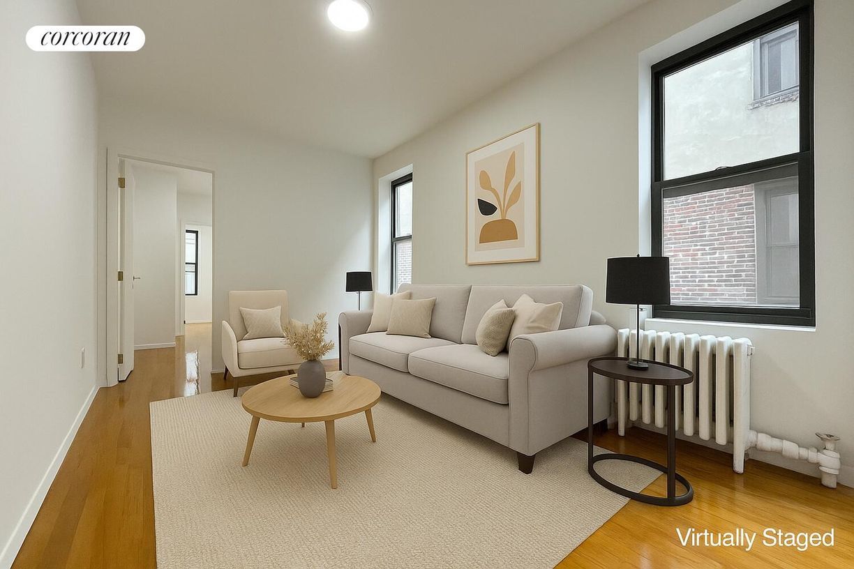 Foto principal - 532 E 82nd St