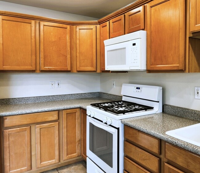 Building Photo - 705 Carlin Ct