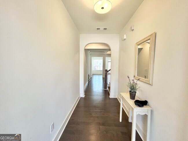 Foto del edificio - 5316 Radford Loop